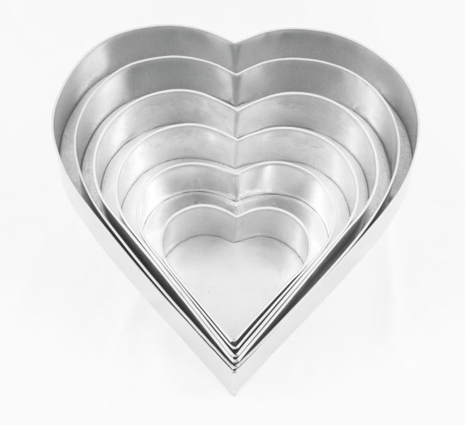 Baking Tin Set- Heart Set of 4 Galvanised  baking tins (6, 8, 10 & 12 inch Set)